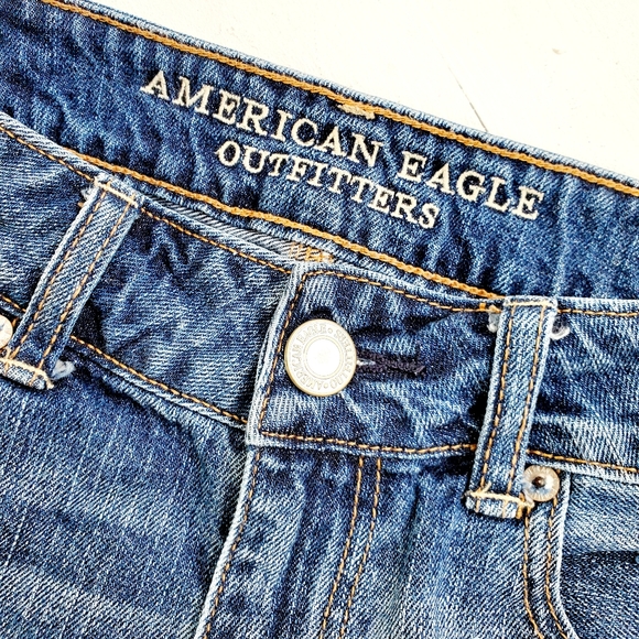 AEO Hi-Rise Destroyed Cheeky Lace Jean Shorts - Picture 11 of 11